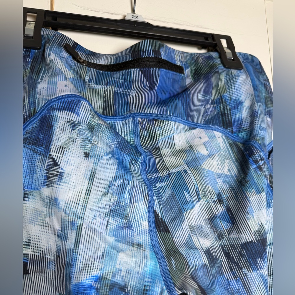 Lululemon Blue Geometric Mesh‎ Athletic Leggings Size 8 - Picture 5 of 8